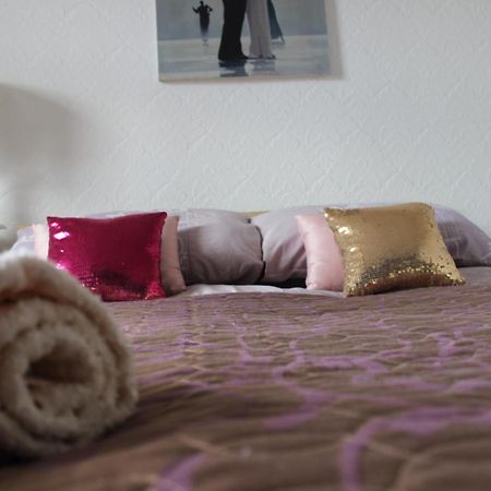 Mother-In-Law Guest House Hotel Leeds ลีดส์ ภายนอก รูปภาพ