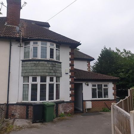 Mother-In-Law Guest House Hotel Leeds ลีดส์ ภายนอก รูปภาพ