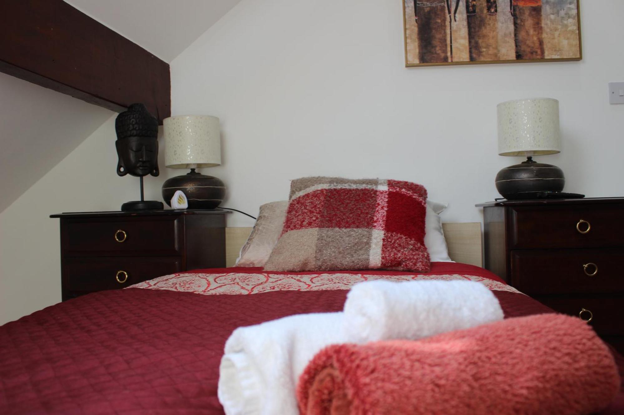 Mother-In-Law Guest House Hotel Leeds ลีดส์ ภายนอก รูปภาพ