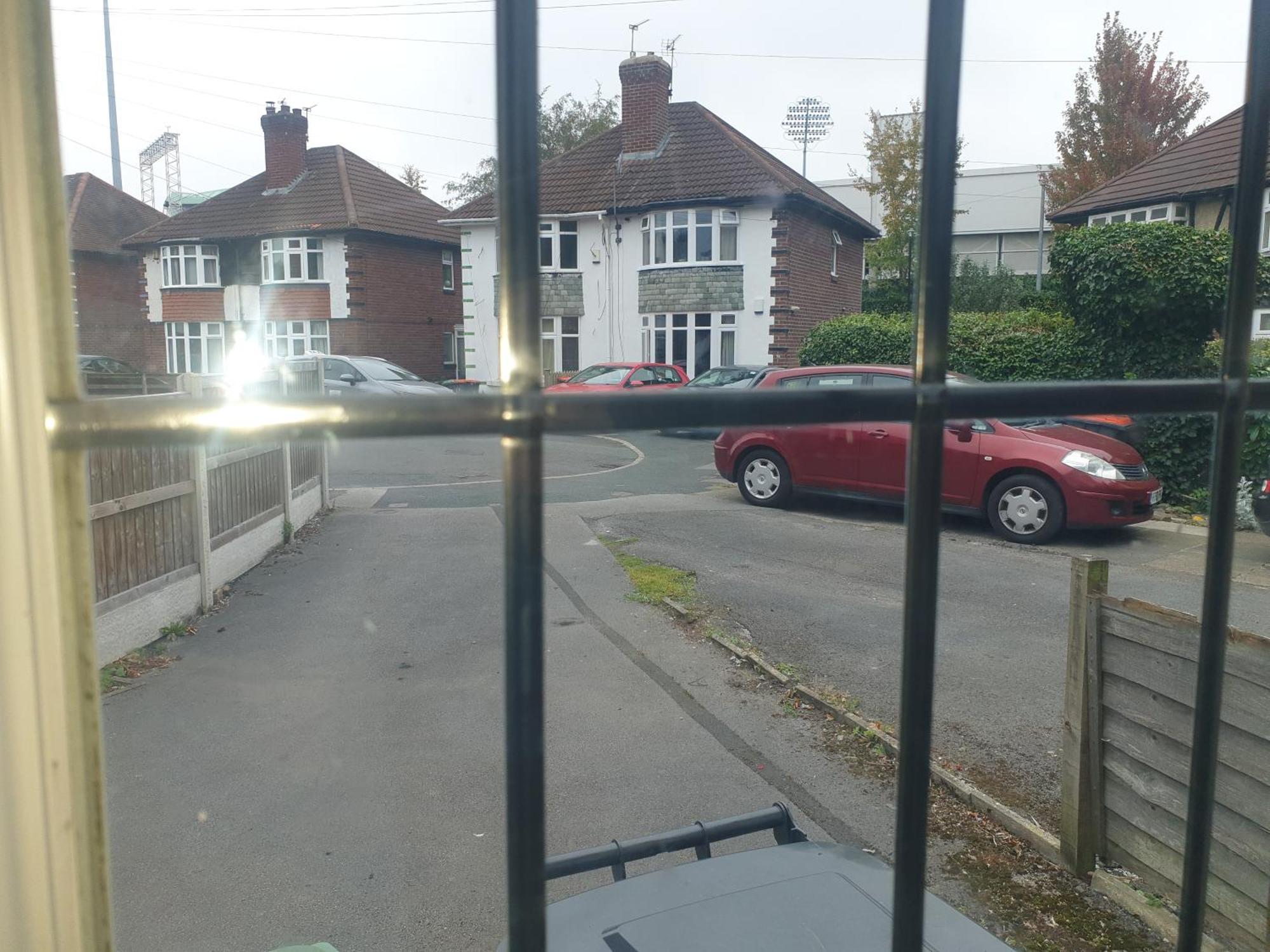 Mother-In-Law Guest House Hotel Leeds ลีดส์ ภายนอก รูปภาพ