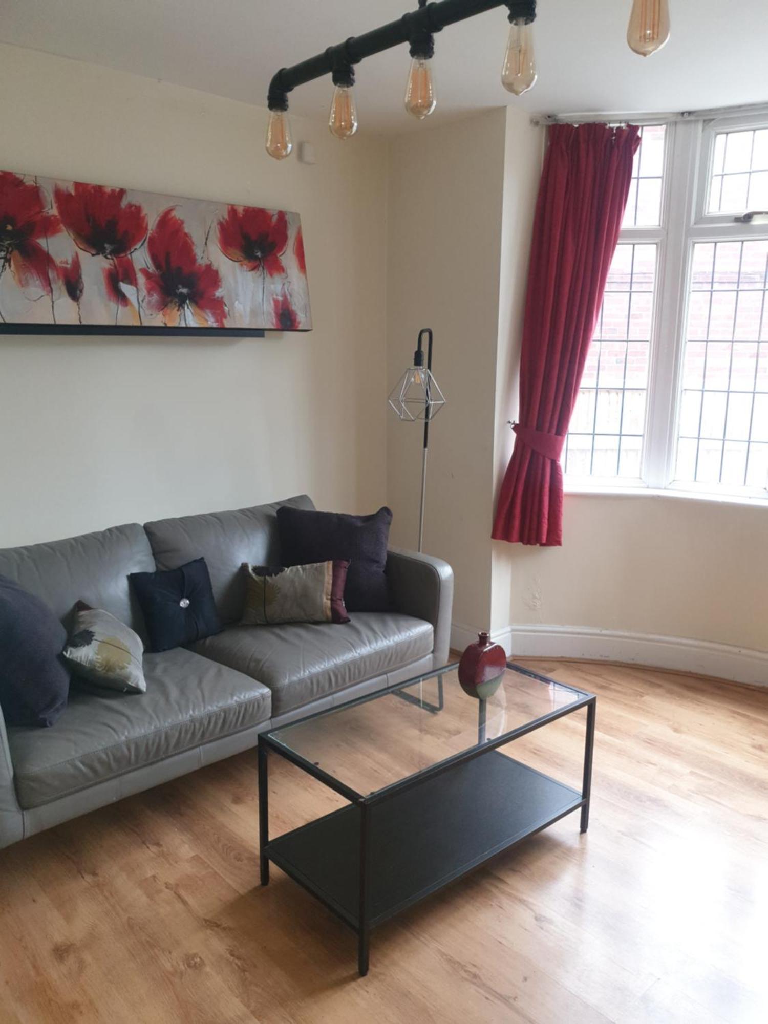 Mother-In-Law Guest House Hotel Leeds ลีดส์ ภายนอก รูปภาพ
