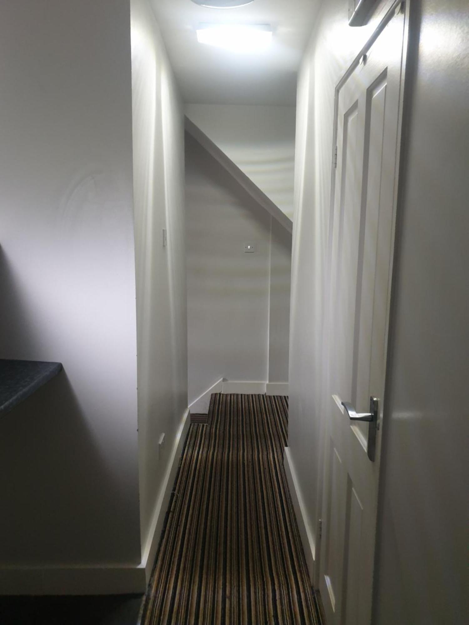 Mother-In-Law Guest House Hotel Leeds ลีดส์ ภายนอก รูปภาพ