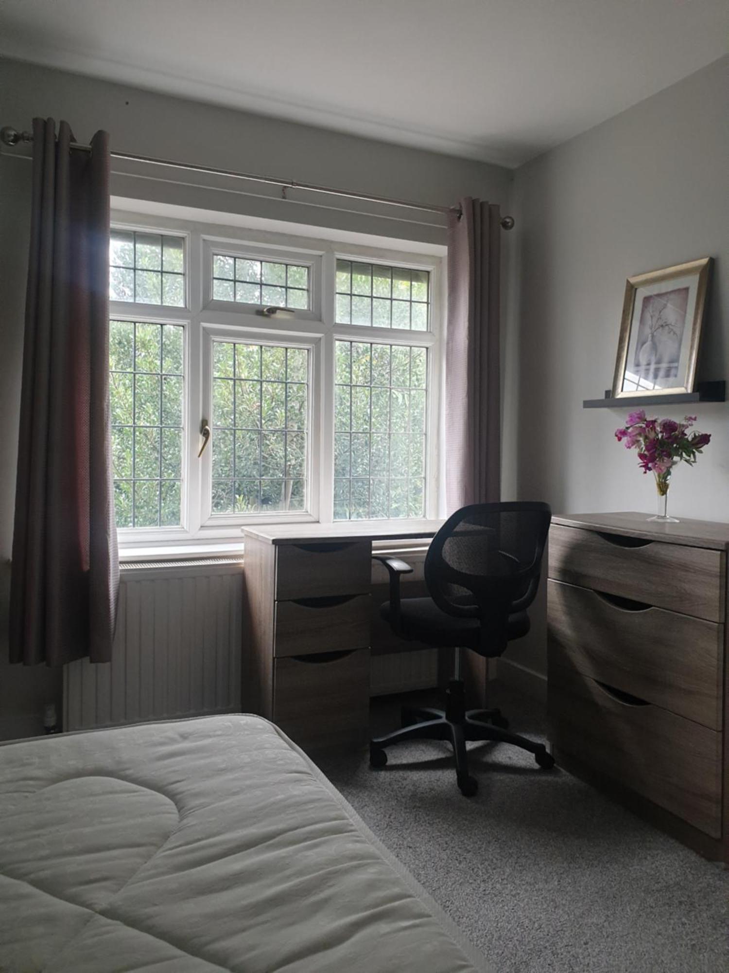 Mother-In-Law Guest House Hotel Leeds ลีดส์ ภายนอก รูปภาพ
