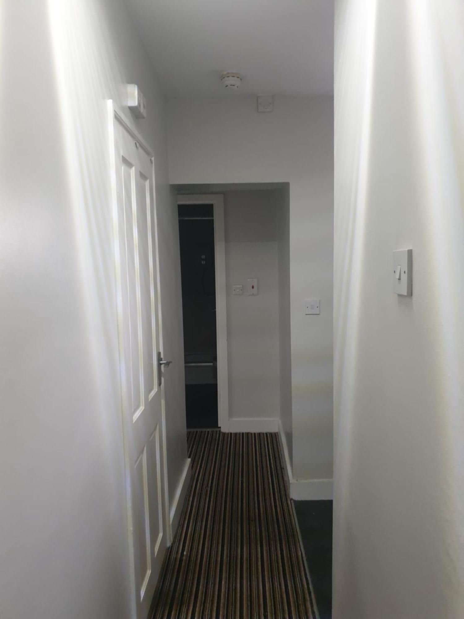Mother-In-Law Guest House Hotel Leeds ลีดส์ ภายนอก รูปภาพ