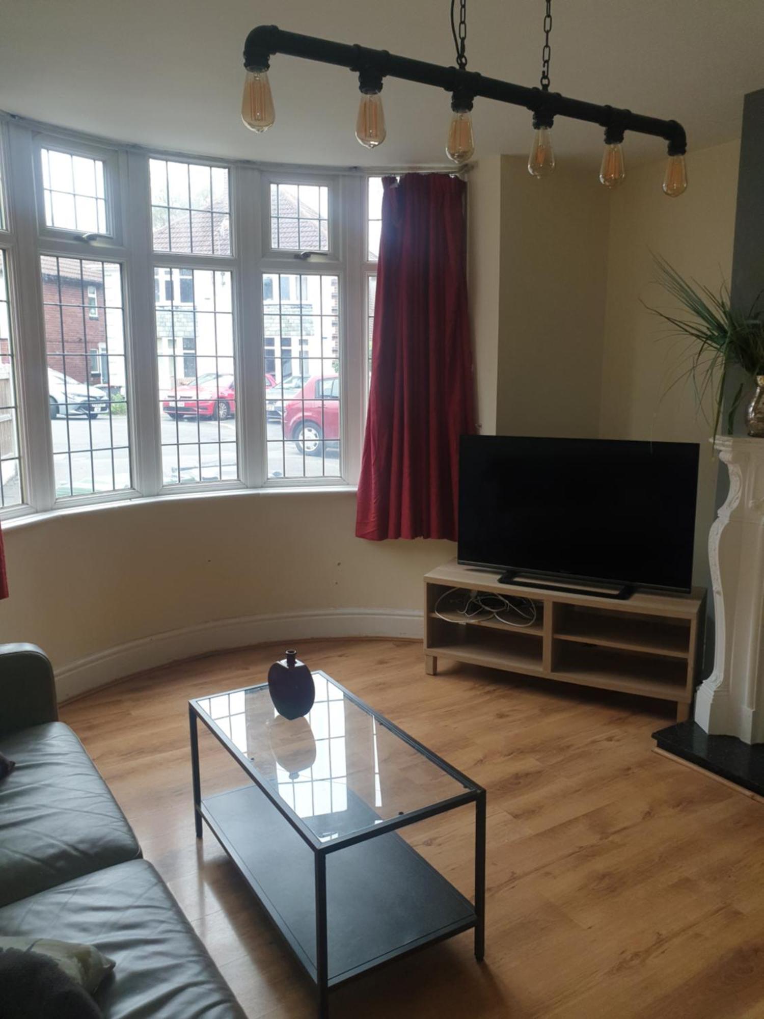 Mother-In-Law Guest House Hotel Leeds ลีดส์ ภายนอก รูปภาพ