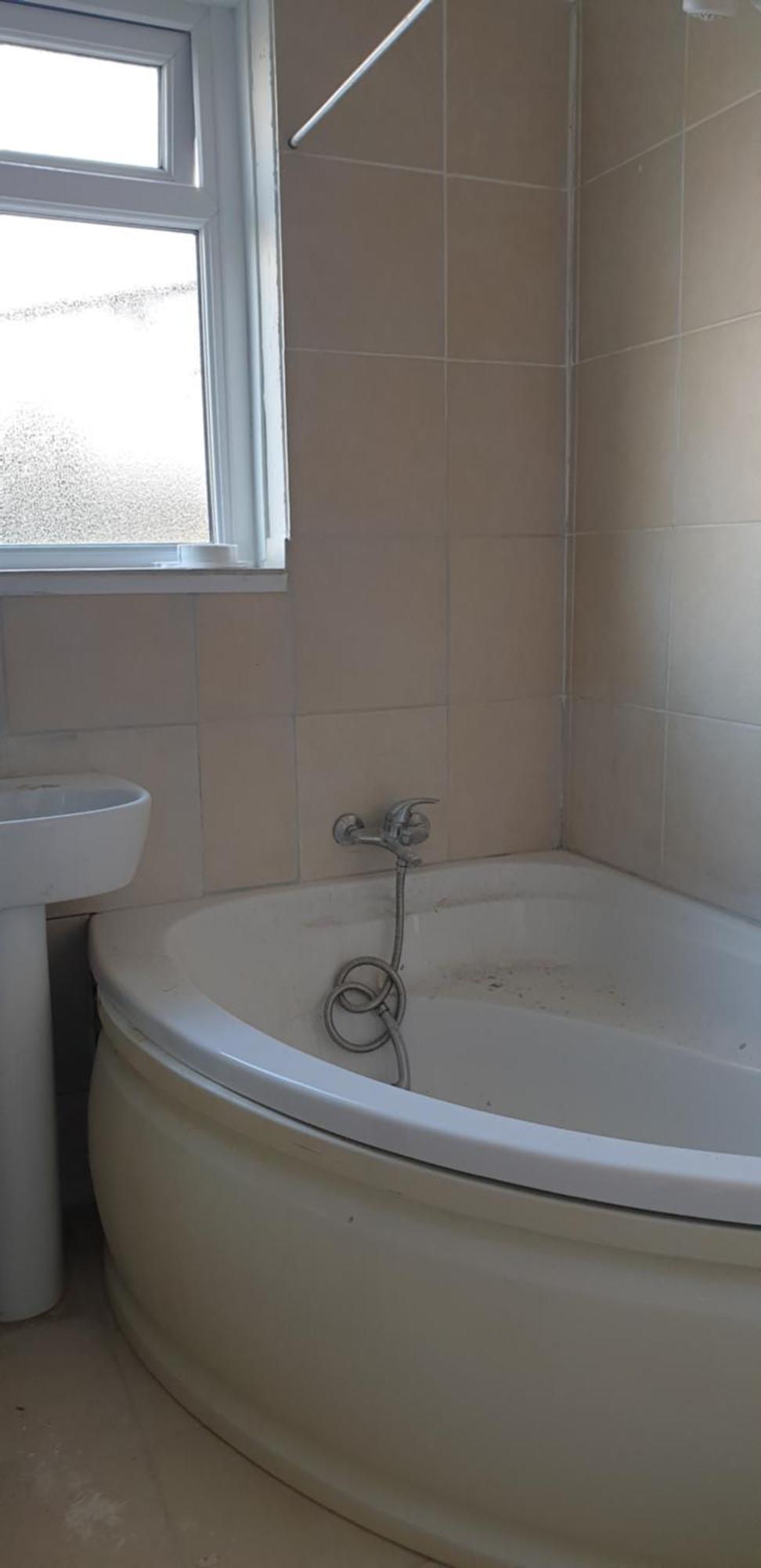 Mother-In-Law Guest House Hotel Leeds ลีดส์ ภายนอก รูปภาพ